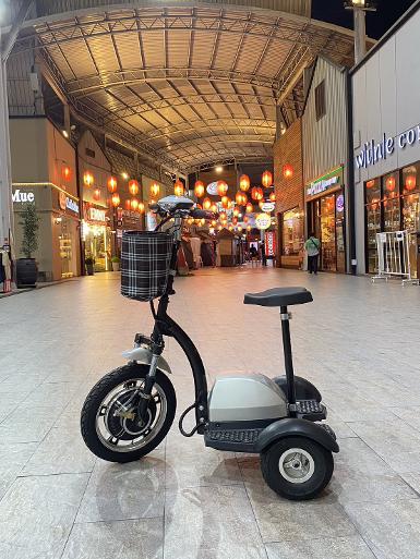 สามล้ออานเดี่ยว กะทัดรัด คล่องตัวดี